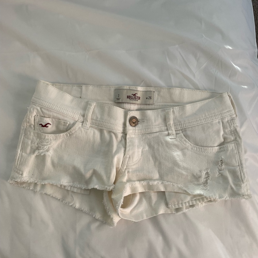 Low rise denim shorts